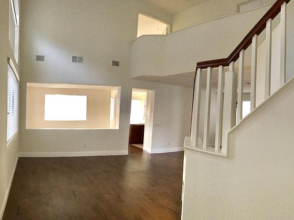 4th image of 16597 Colonial Dr