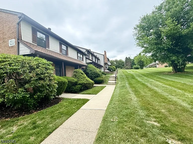 125 Riva Dr — Photo 22