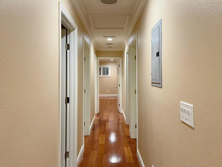 387 Alicia Way — Photo 8