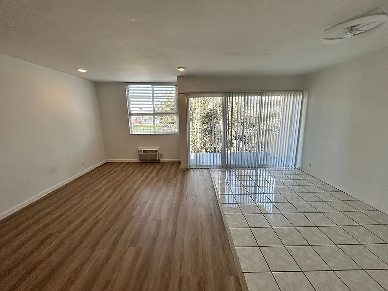 1951 Frank St #14 — Photo 15