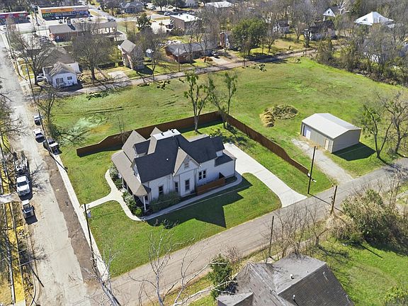 3rd image of 1401 Arp St