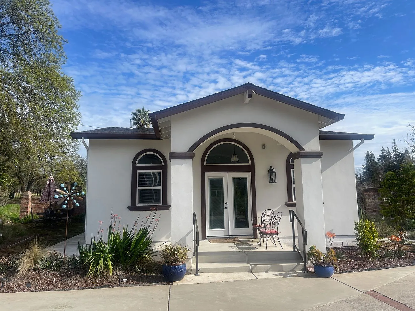 Custom Private Cottage near Arden Park — Photo 1