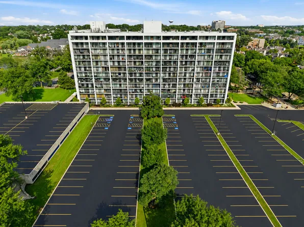 2005 S Finley Rd Unit 506, Lombard, IL 60148