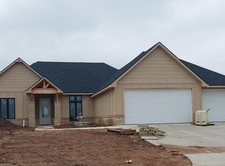 905 E Sapphire Ln, Mulvane, KS 67110