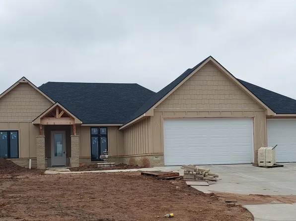 905 E Sapphire Ln, Mulvane, KS 67110