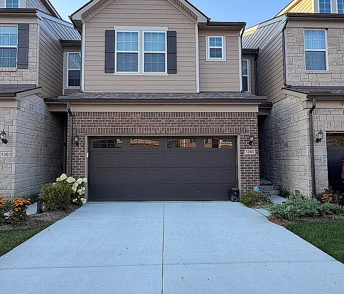 1360 Addison Cir — Photo 2