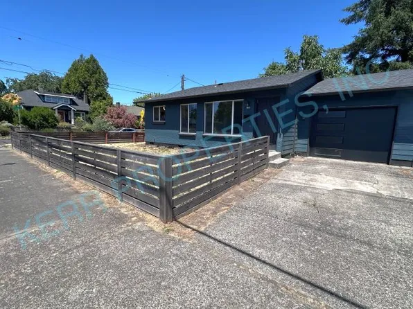 7703 NE Fremont St, Portland, OR 97213