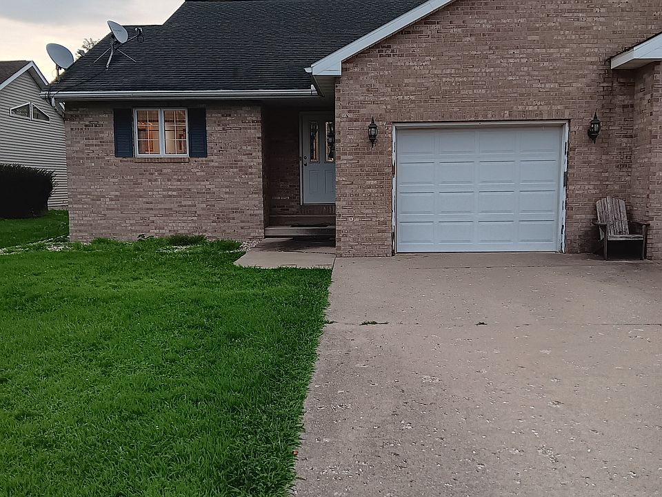 Front View/Duplex