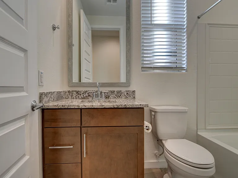 9338 W Heatherbrae Dr — Photo 7