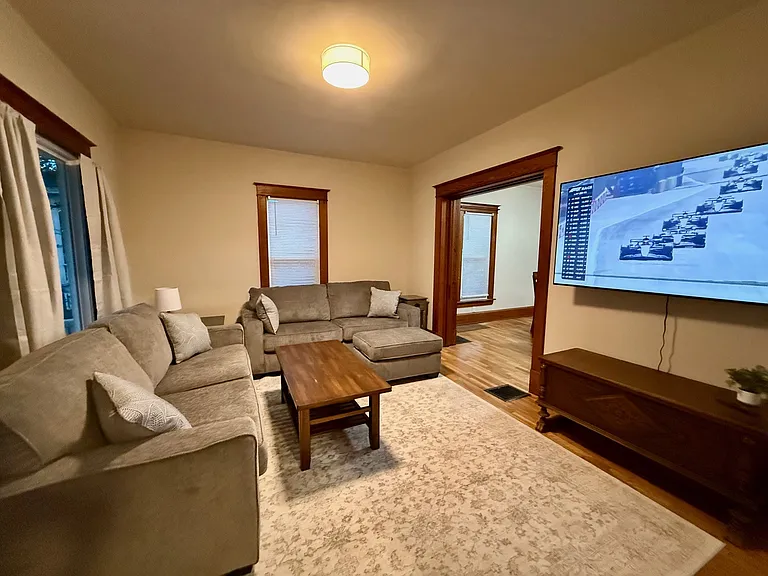 1521 Rhode Island St — Photo 3