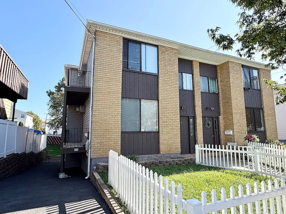 3 bed, 1166 sqft, $3,000 — Photo 1