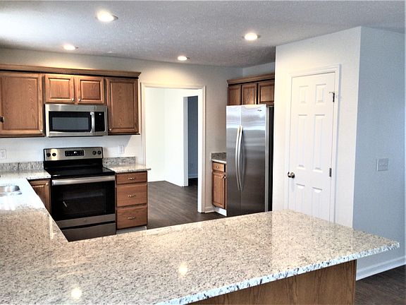 5th image of 6146 Misty Creek Dr