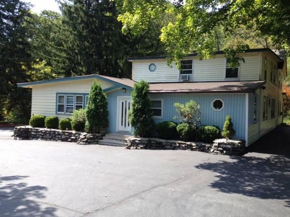 107 Landing Ln