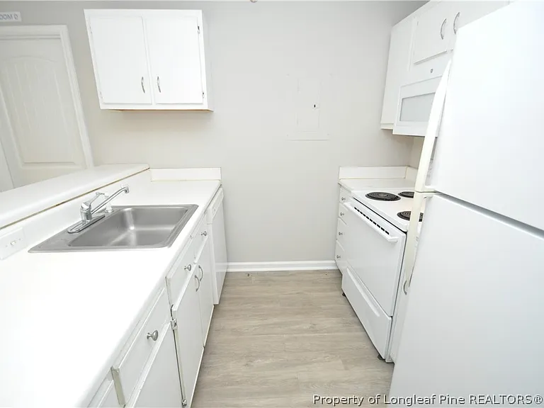 1500 Graduate Ln #304 — Photo 9