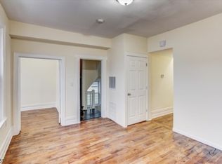 277 Wainwright St, Newark, NJ 07112