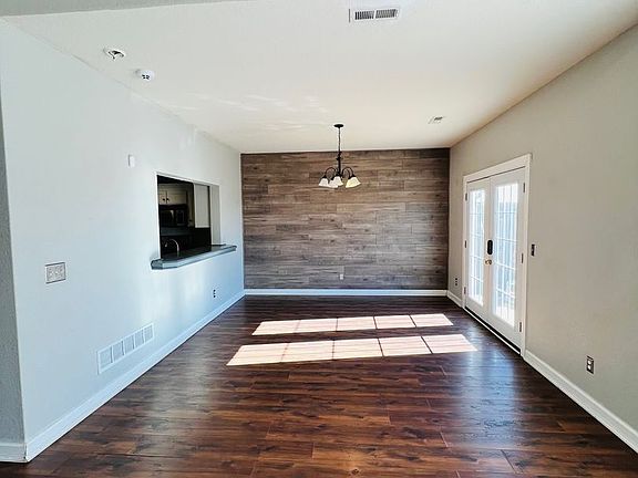 3rd image of 1729 Lydia Ln