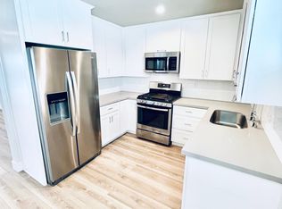 15962 S Myrtle Ave APT 9, Tustin, CA 92780