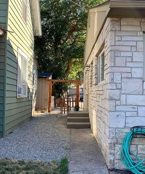 818 E 11th St #A — Photo 14