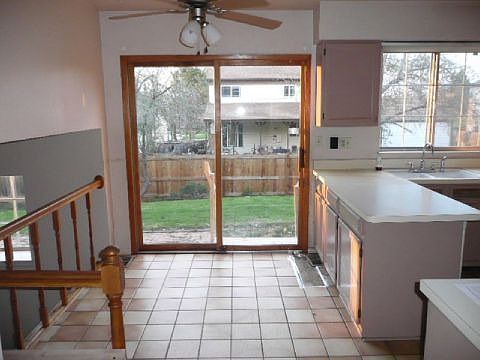 KITCHEN EATING SPACE