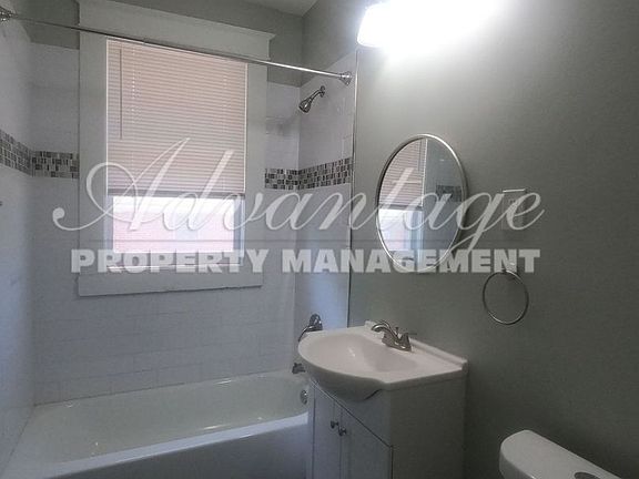 4th image of 1099 N Parkway Ave Unit 3