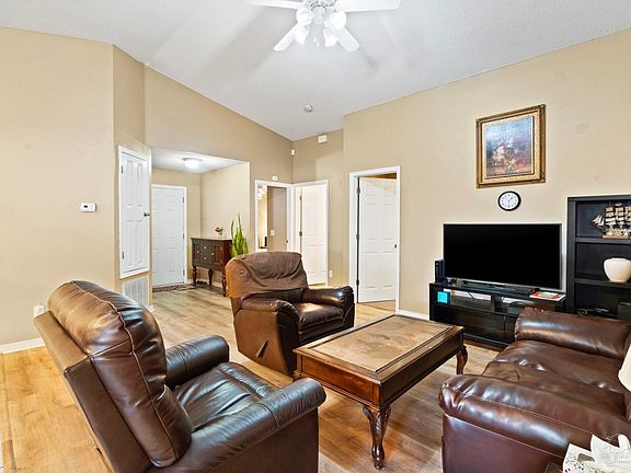 4th image of 1597 Galvin Ave