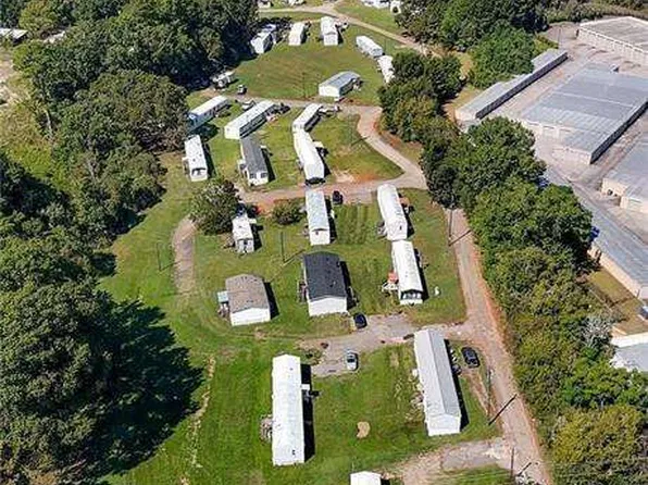 2184 W Point Rd, Lagrange, GA 30240