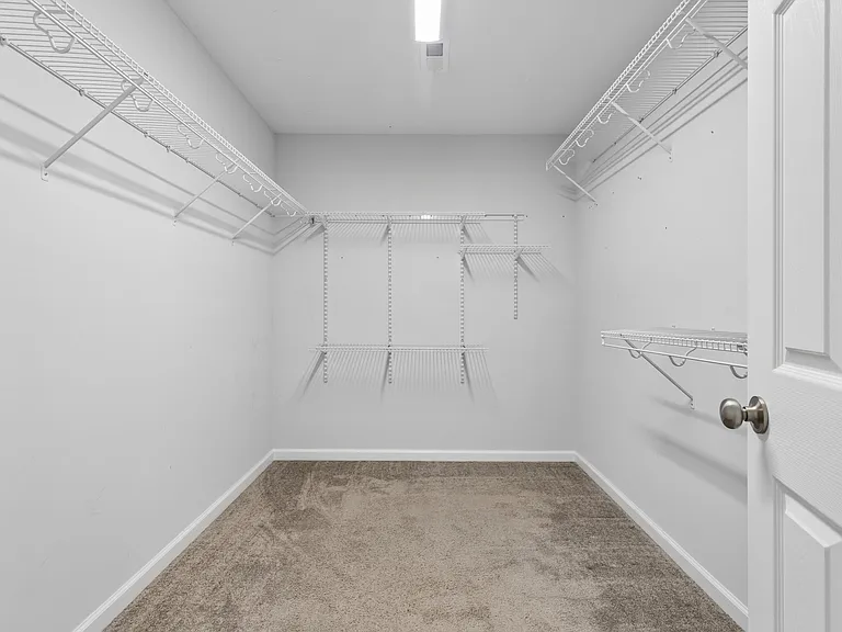 101 Sycamore Ln — Photo 34