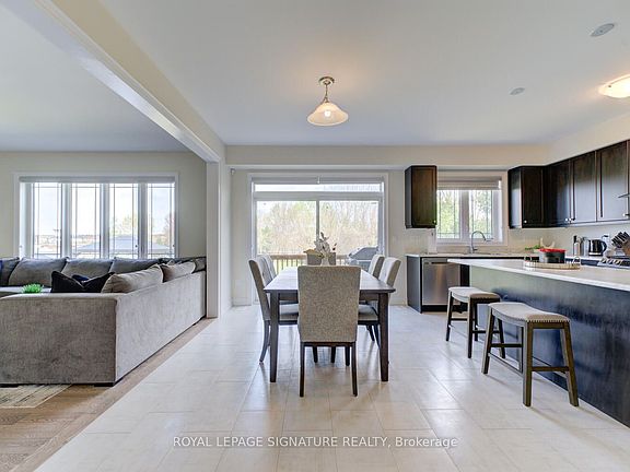 5th image of 372 Blackburn Dr
