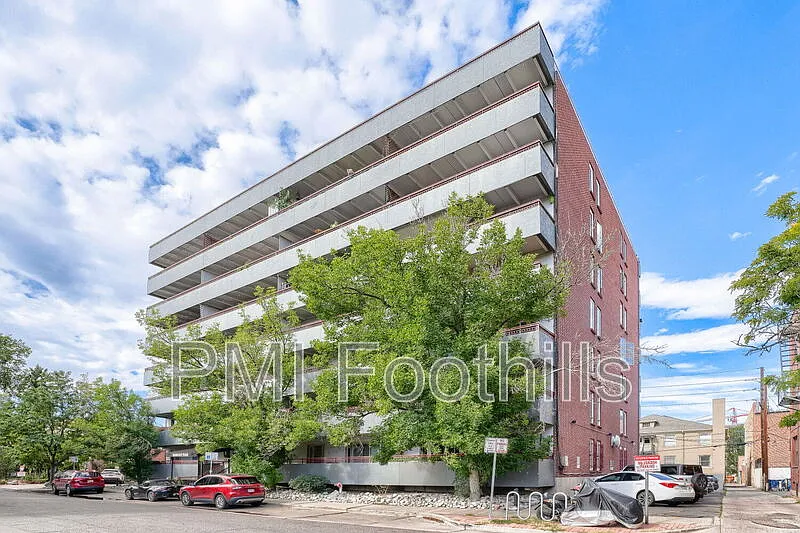 2 bed, 2.0 bath, 929 sqft, $2,237 — Photo 1