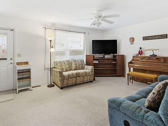 5th image of 1325 Stewart Dr
