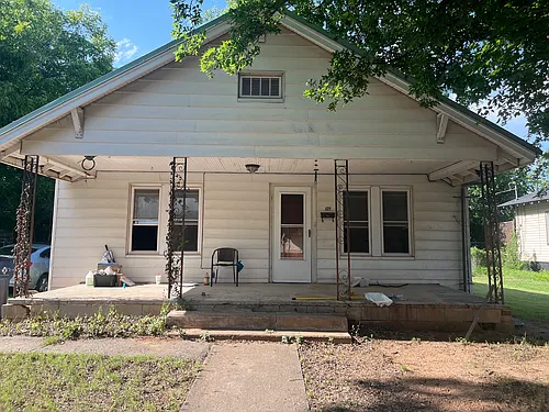 121 E Nebraska St Photo 1