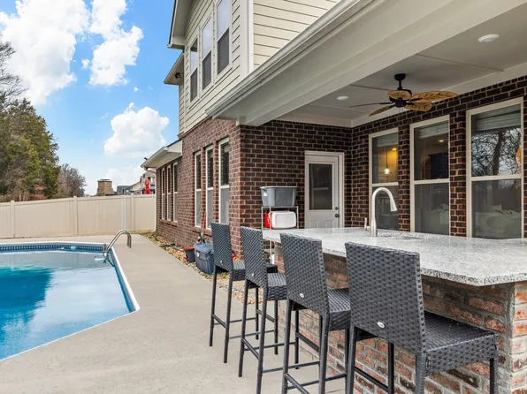 1413 Burrows Ave, Murfreesboro, TN 37129