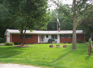 2230 Merry Oaks Ln, East Moline, IL 61244
