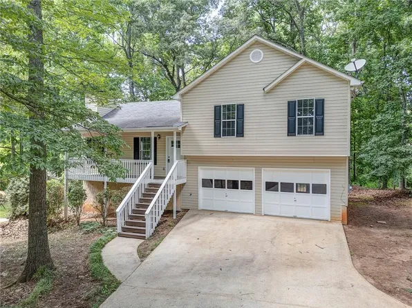 459 Bakers Bridge Cir, Douglasville, GA 30134