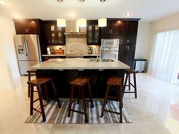 4th image of 4277 NW 1st Pl