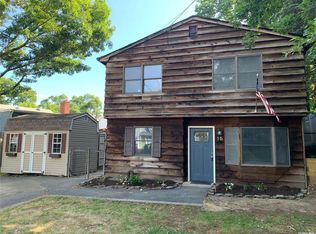 15 Greenvale Rd, Sound Beach, NY 11789