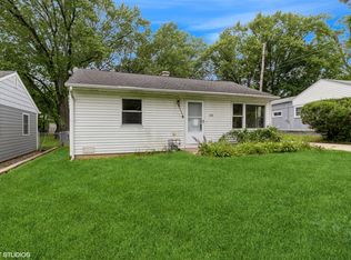 288 Hickory Ln, Antioch, IL 60002