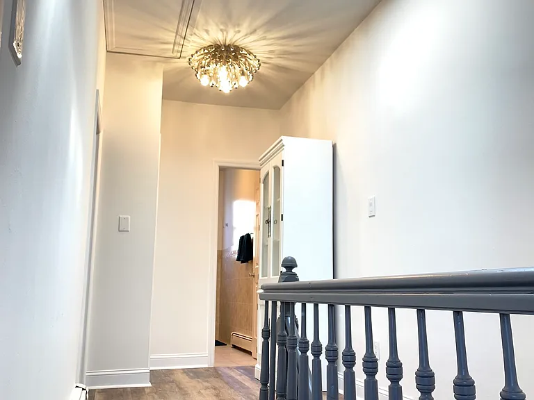 2428 Cambreleng Ave — Photo 28