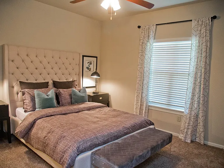 The Manor Homes of Eagle Glen — Photo 12