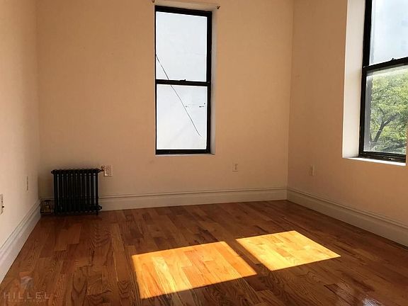 5th image of 2315 30th Ave #B2