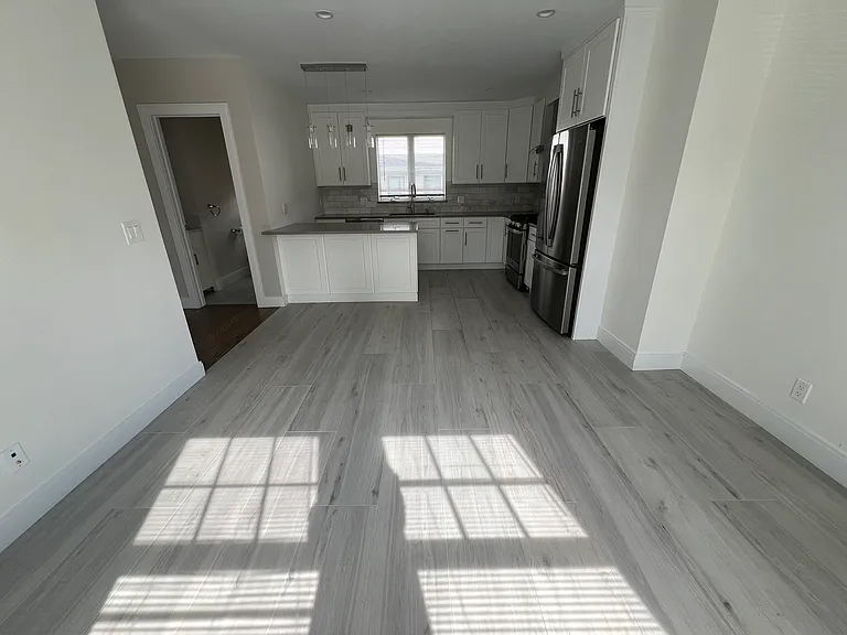 19 Loomis Ave — Photo 7