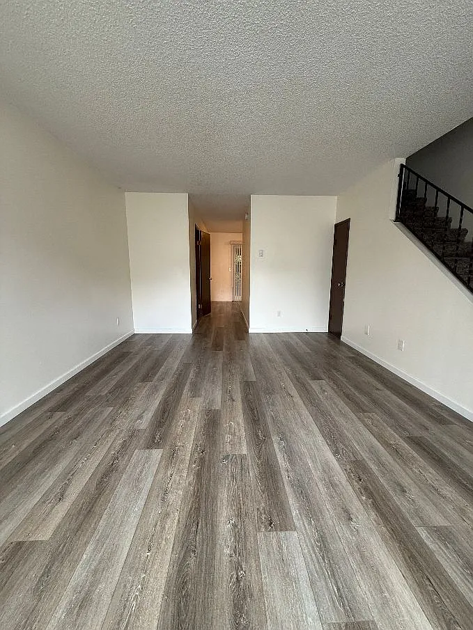2 bed, 1.5 bath, 850 sqft, $1,695 — Photo 1