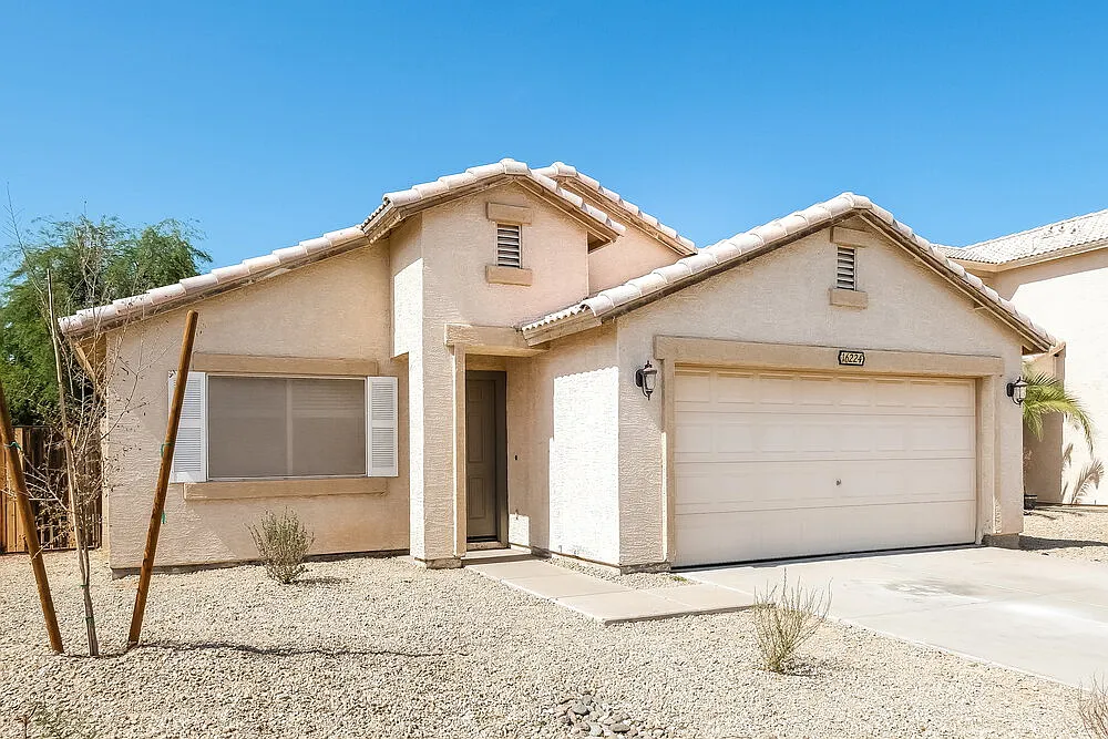 4 bed, 2.0 bath, 1454 sqft, $1,910 — Photo 3