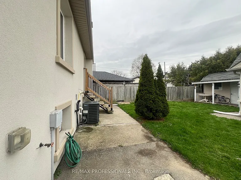 78 Athol Ave — Photo 31