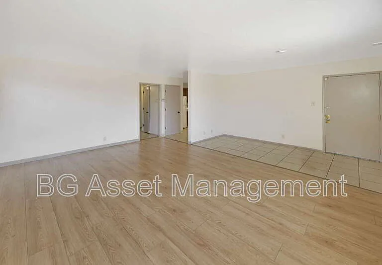 8049 Greenridge Dr #26 — Photo 6