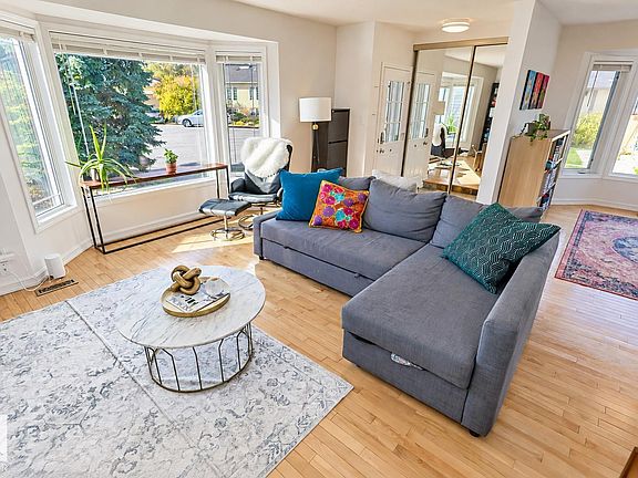 4th image of 7019 189th St NW