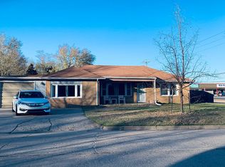 1826 E 8th Ave, Winfield, KS 67156