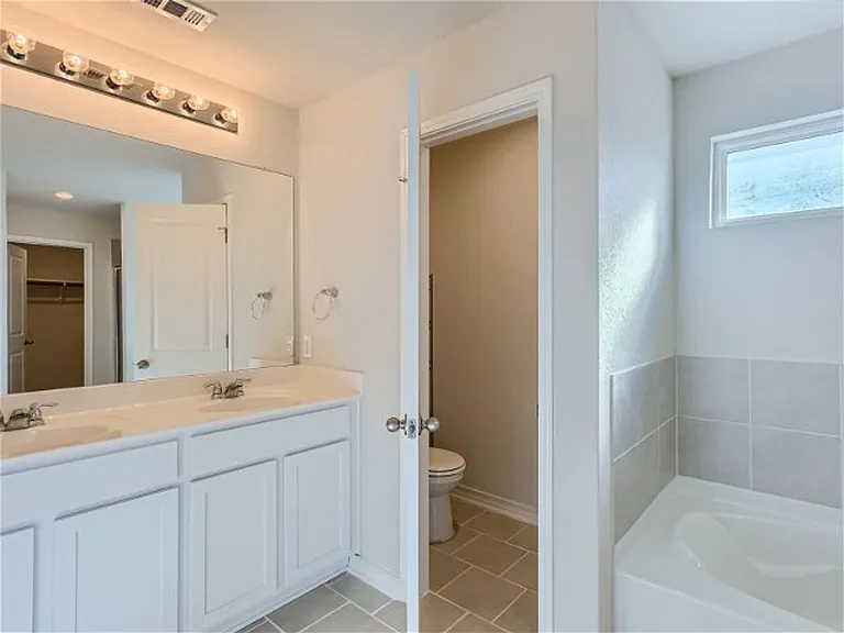 9811 Bratten Rise — Photo 15
