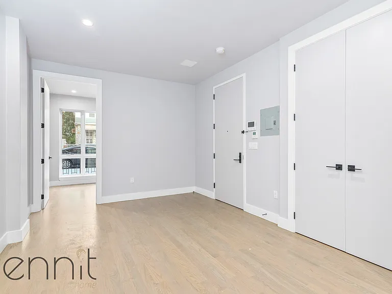 338 E 28th St #BACKYARD — Photo 4