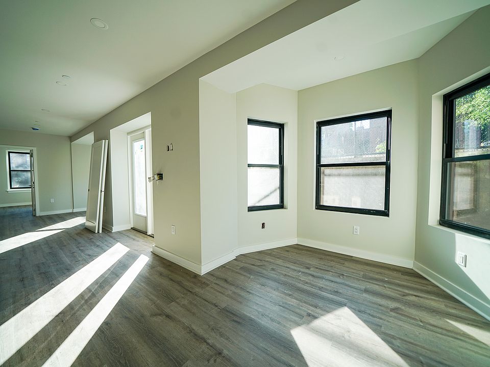 1st image of 10 Blackwood St #G14